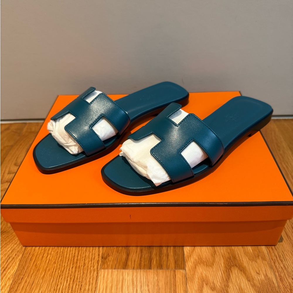 New in Box Hermes Orans Dark Teal Slides in 36.5
